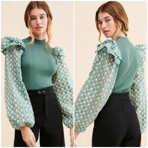 Flat White Mixed Media Green Blue Puff Ruffle Sleeve Knit Top Size L